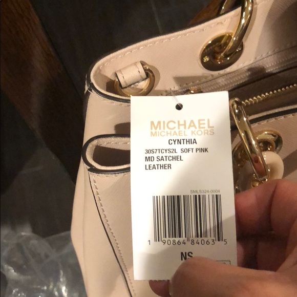 Pretty soft pink Cynthia - Picture 2 of 6